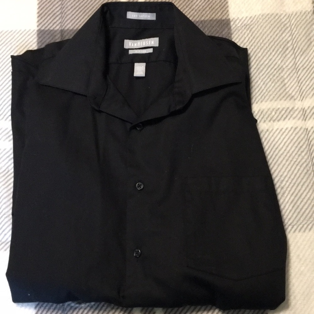 Van Heusen men’s dress shirt